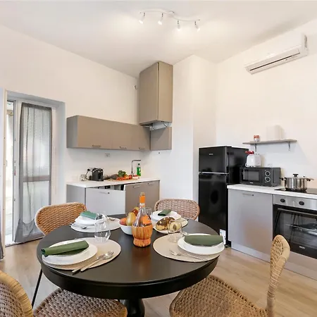 Gaia On Hill: 2br With Ac And Outdoor Space - Happy Стреза