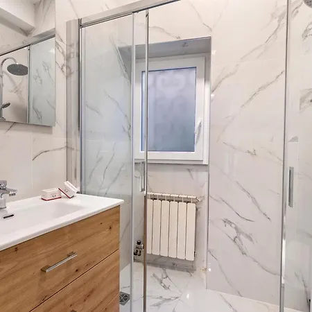 Gaia On Hill - Happy Апартаменты