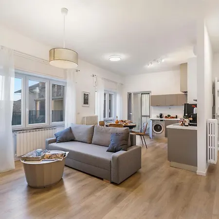 Gaia On Stresa Hill With Ac And Outdoor Space- Happy Rentals